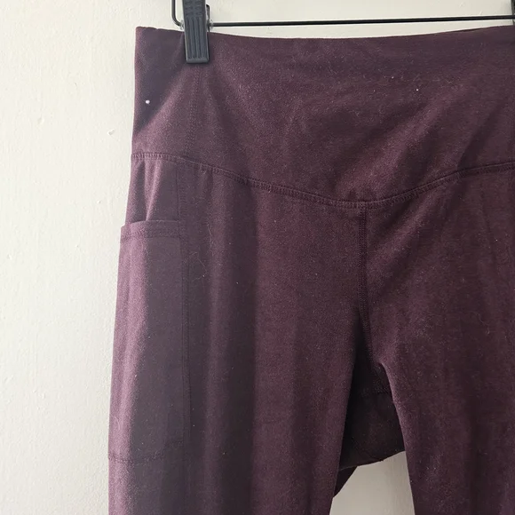 Chic Plum / Marroon Leggings With Pockets - Picture 7 of 12